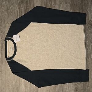 American Eagle Outfitters "Super Soft Standard Fit" Long-Sleeve Shirt (XS)